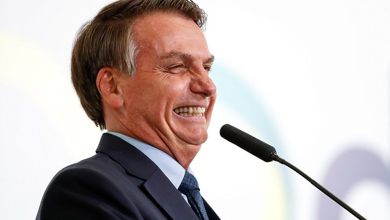 Bolsonaro diz que novo protocolo para o uso de cloroquina sai quarta-feira