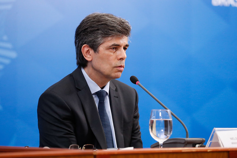 Brasil perde 2° ministro da saúde em menos de 1 mês