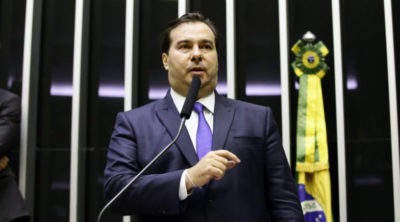 Rodrigo Maia anuncia debate sobre adiamento das eleições 2020
