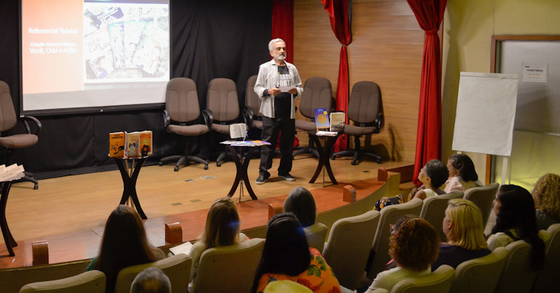 Evento reuniu escritores, na Barra da Tijuca, no Dia Nacional do Livro Infantil